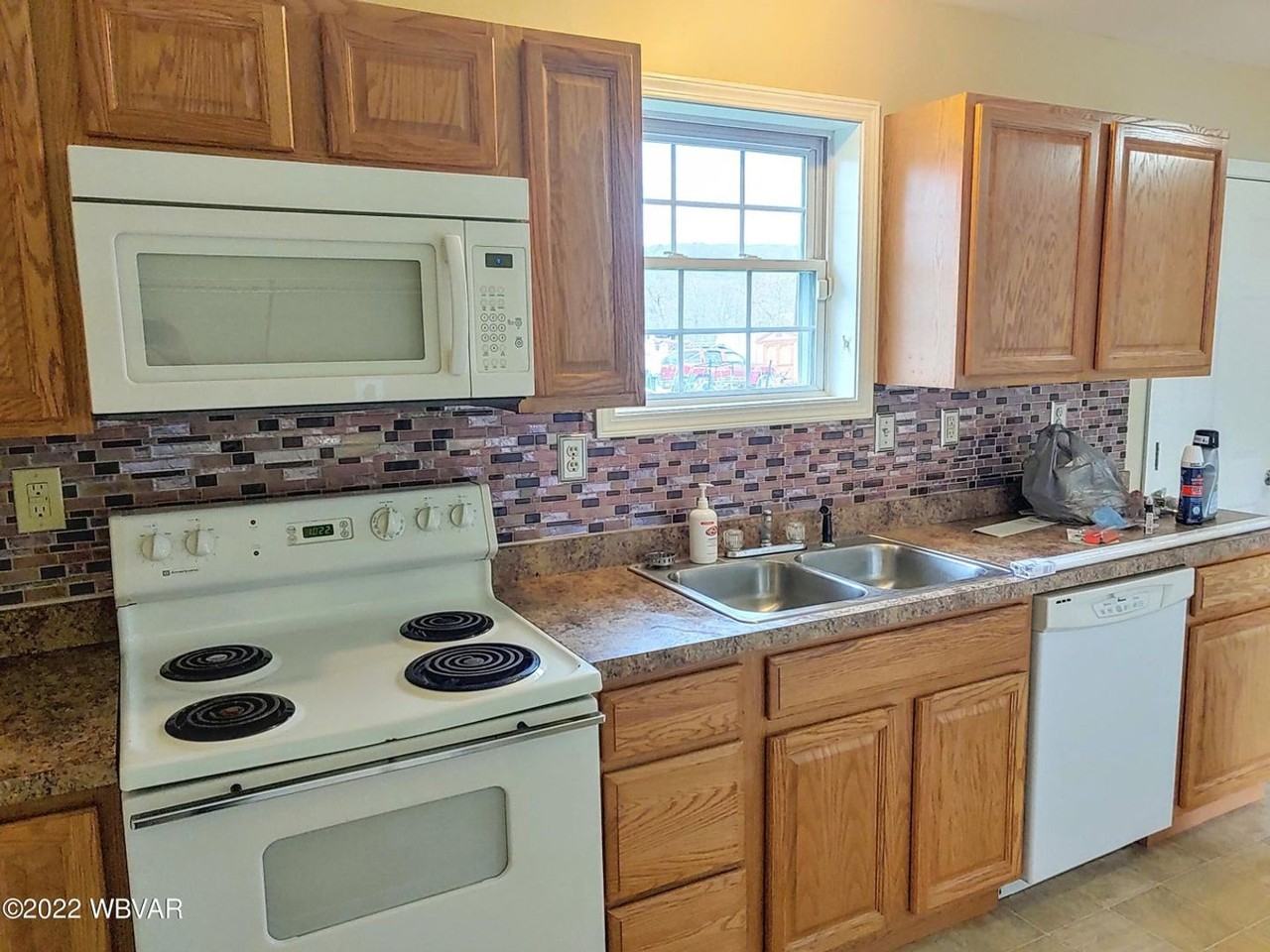 255 Underwood St - Photo 5 of 12