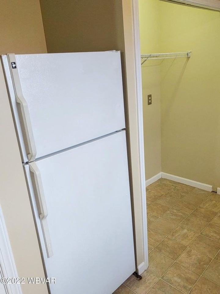 255 Underwood St - Photo 6 of 12