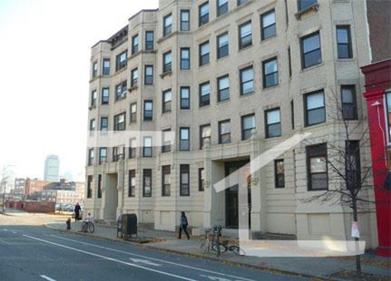 829 Beacon St - Photo 7 of 7