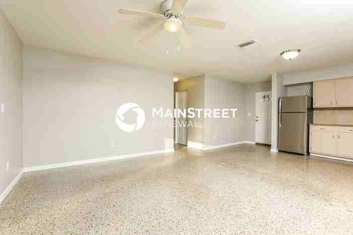 112 Highland Dr - Photo 3 of 16
