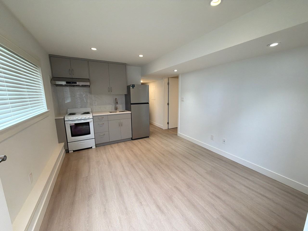 8080 Minler Rd - Photo 3 of 7