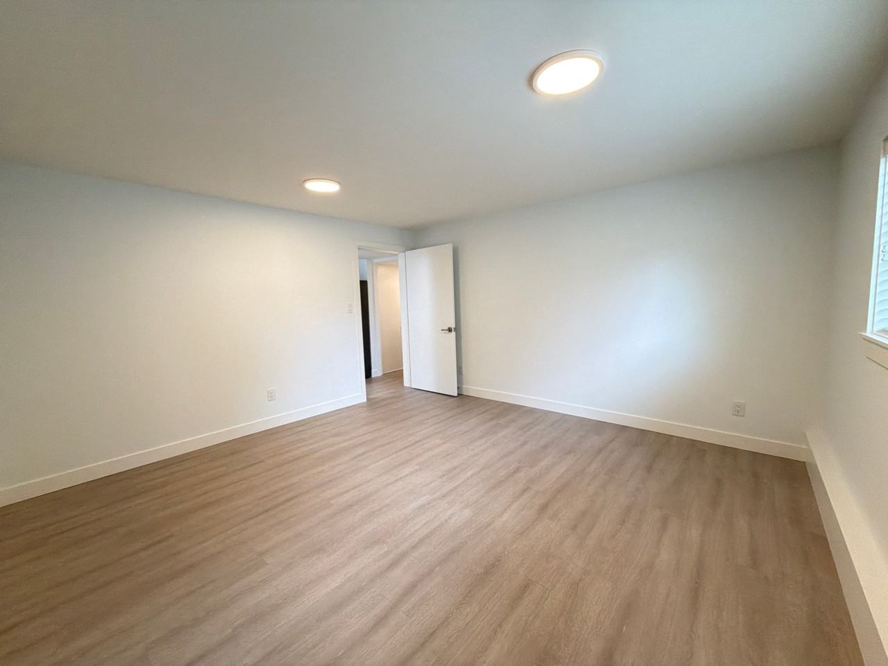 8080 Minler Rd - Photo 5 of 7