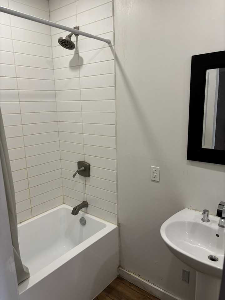 198 Main St S - Photo 3 of 5