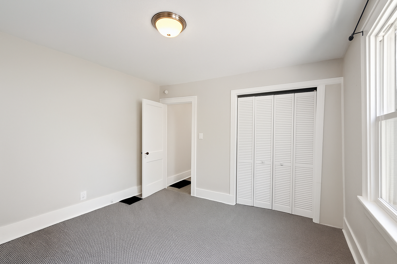 1112 Park Ave - Photo 2 of 24