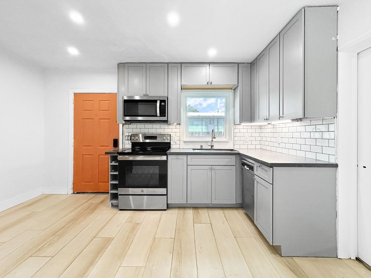 5021 9th Ave S #NA - Photo 5 of 19