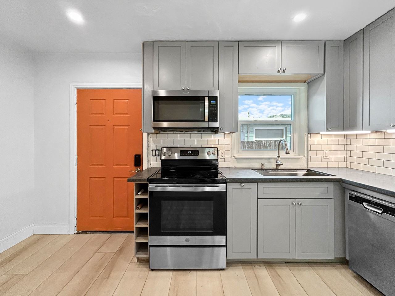 5021 9th Ave S #NA - Photo 6 of 19