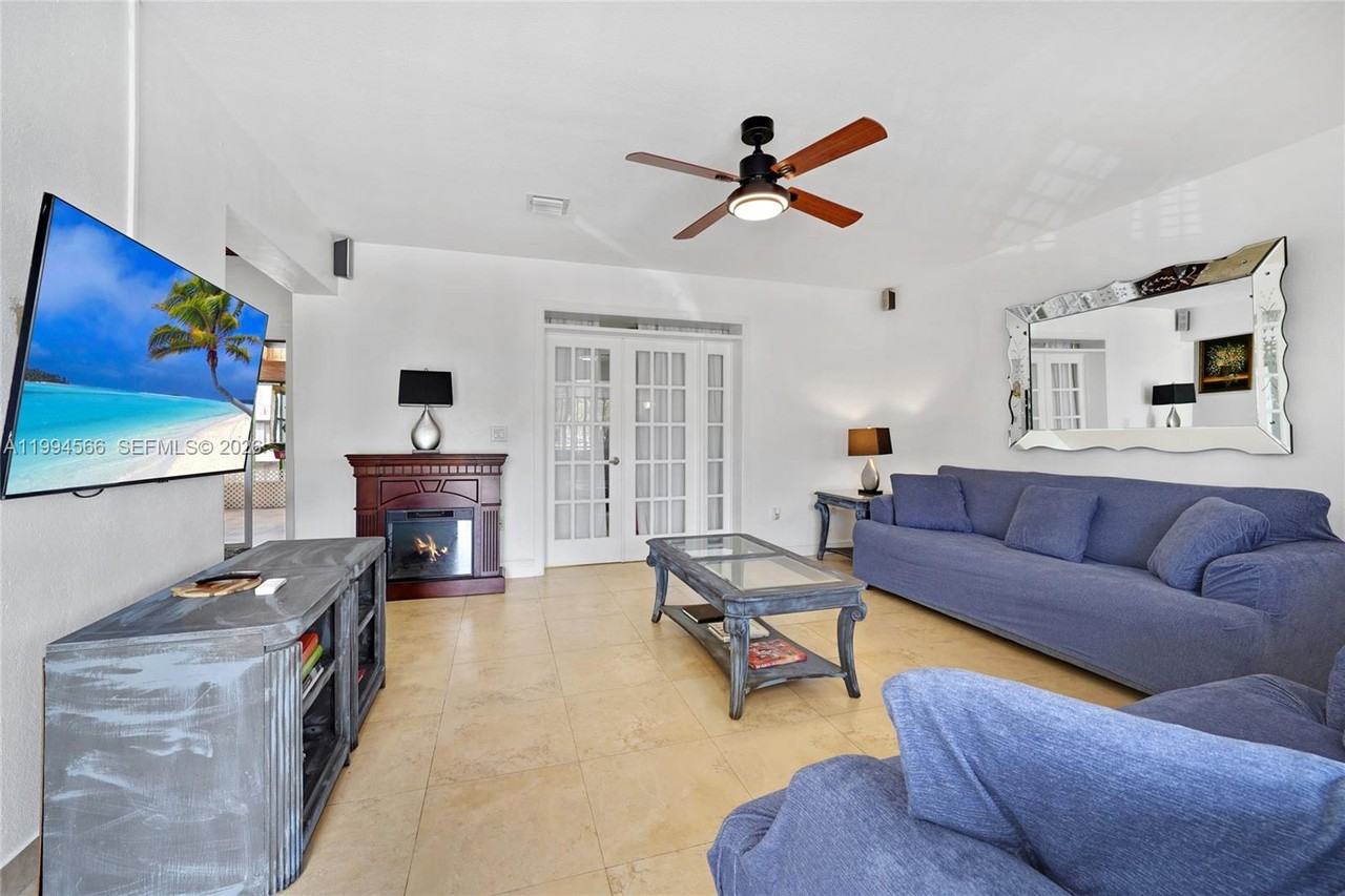 2834 Sw 33rd Ave #NA - Photo 6 of 20
