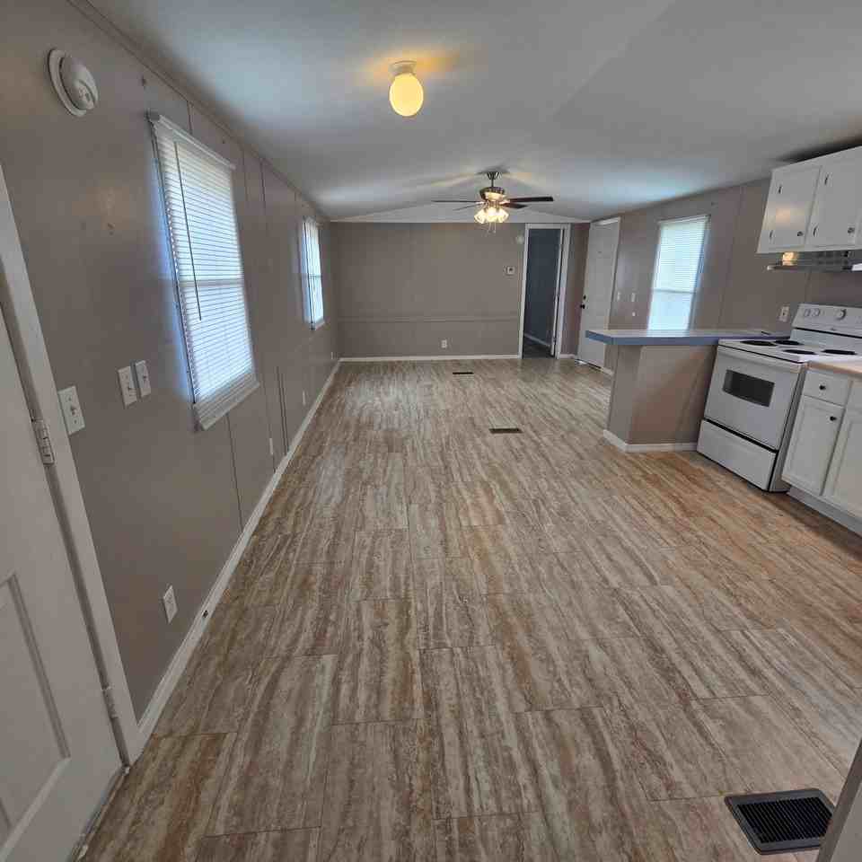 425 E Zipp Rd #NA - Photo 6 of 7