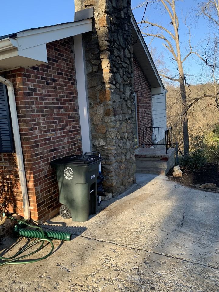 1216 Dandridge Dr #NA - Photo 4 of 36