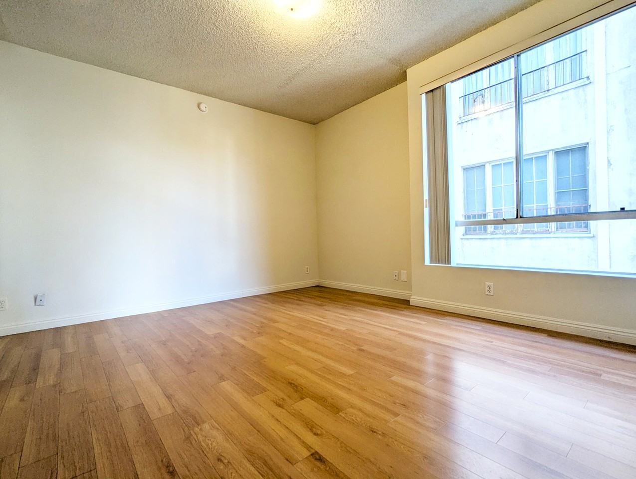 553 S St Andrews Pl #222 - Photo 6 of 15