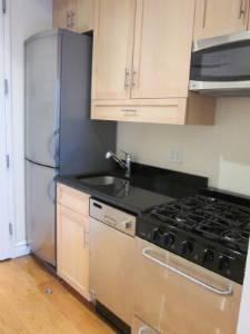 202 E 13th St #4D - Photo 3 of 5