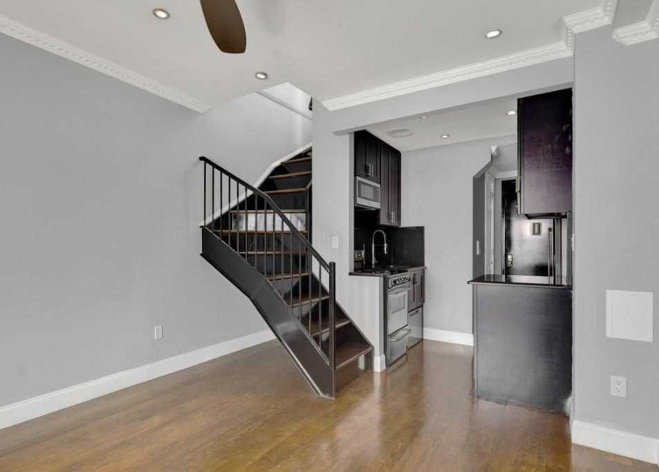E 26th St #5B - Photo 5 of 9