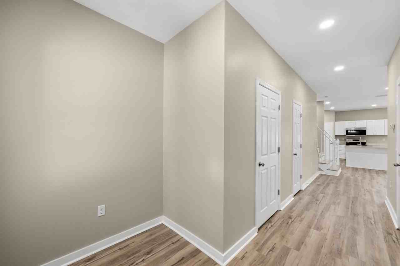 190 Madison St - Photo 5 of 11