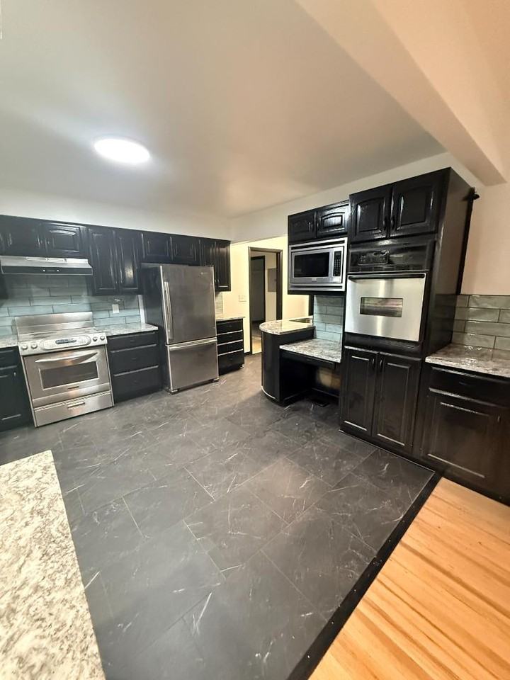 1513 N Buckner St - Photo 6 of 20