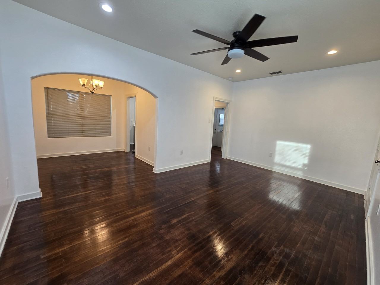 809 Elmwood Dr #1 - Photo 2 of 16