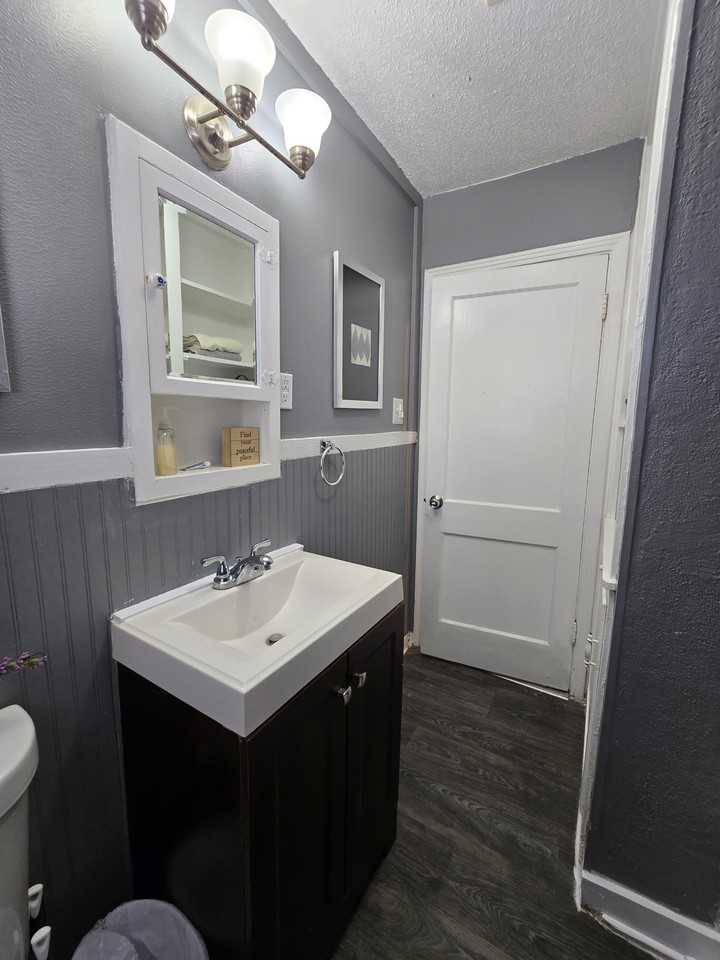 1614 W Hollywood Ave #1 - Photo 7 of 19