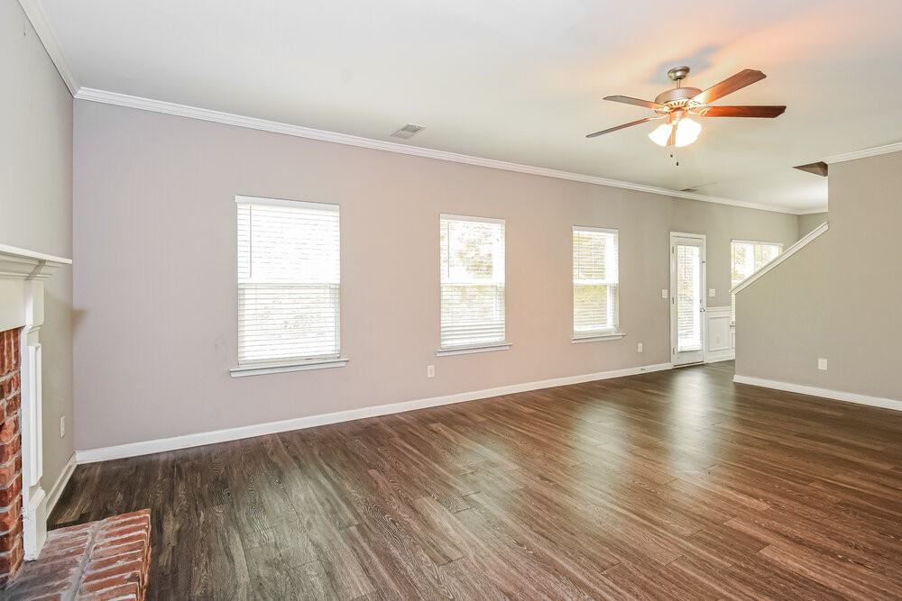466 Fieldcrest Dr - Photo 6 of 17