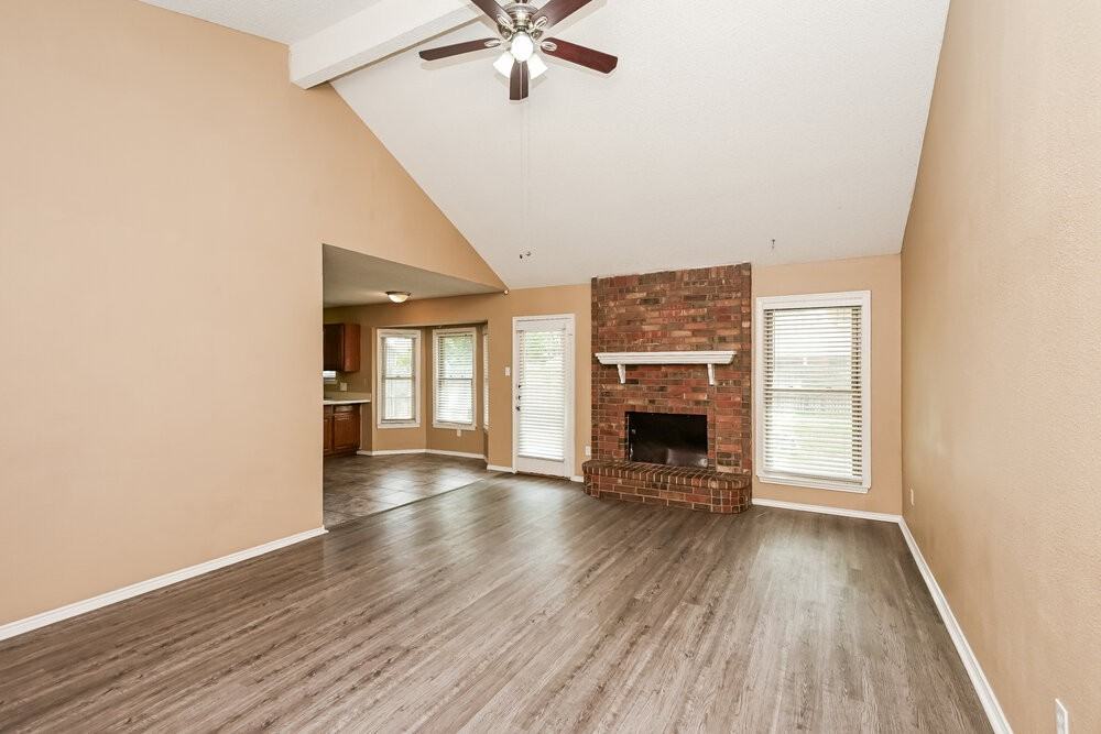 829 Minuteman Dr - Photo 4 of 16