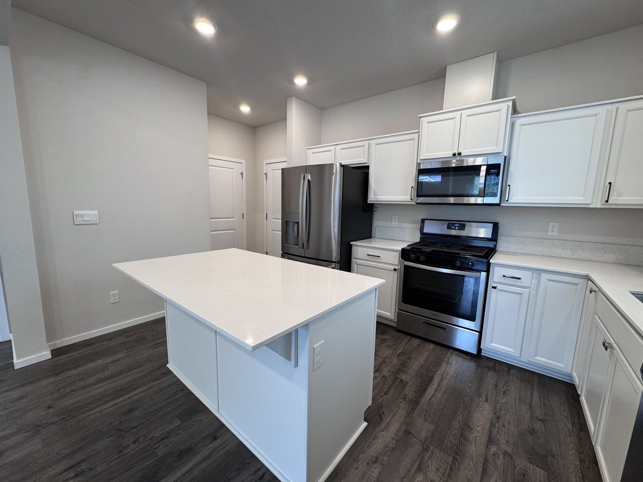 896 N 18th Ave #1 - Photo 2 of 27