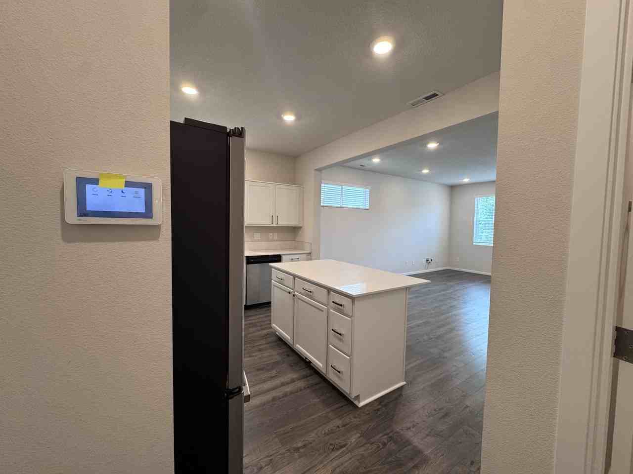 896 N 18th Ave #1 - Photo 7 of 27