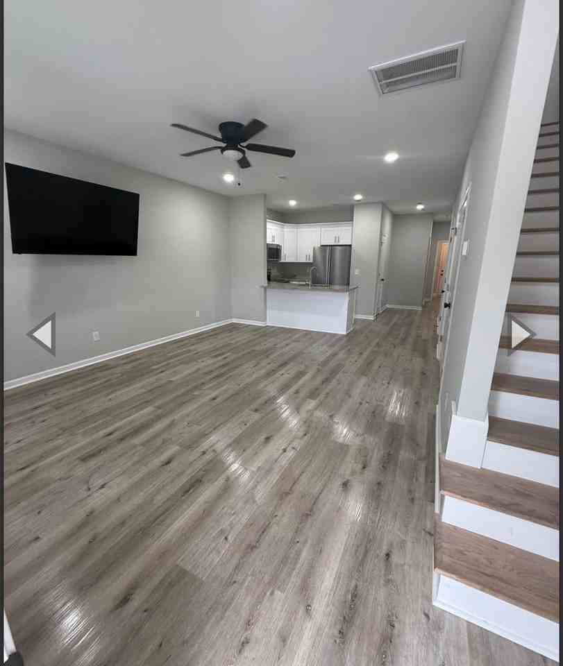2513 Bratton St Unit B - Photo 4 of 21