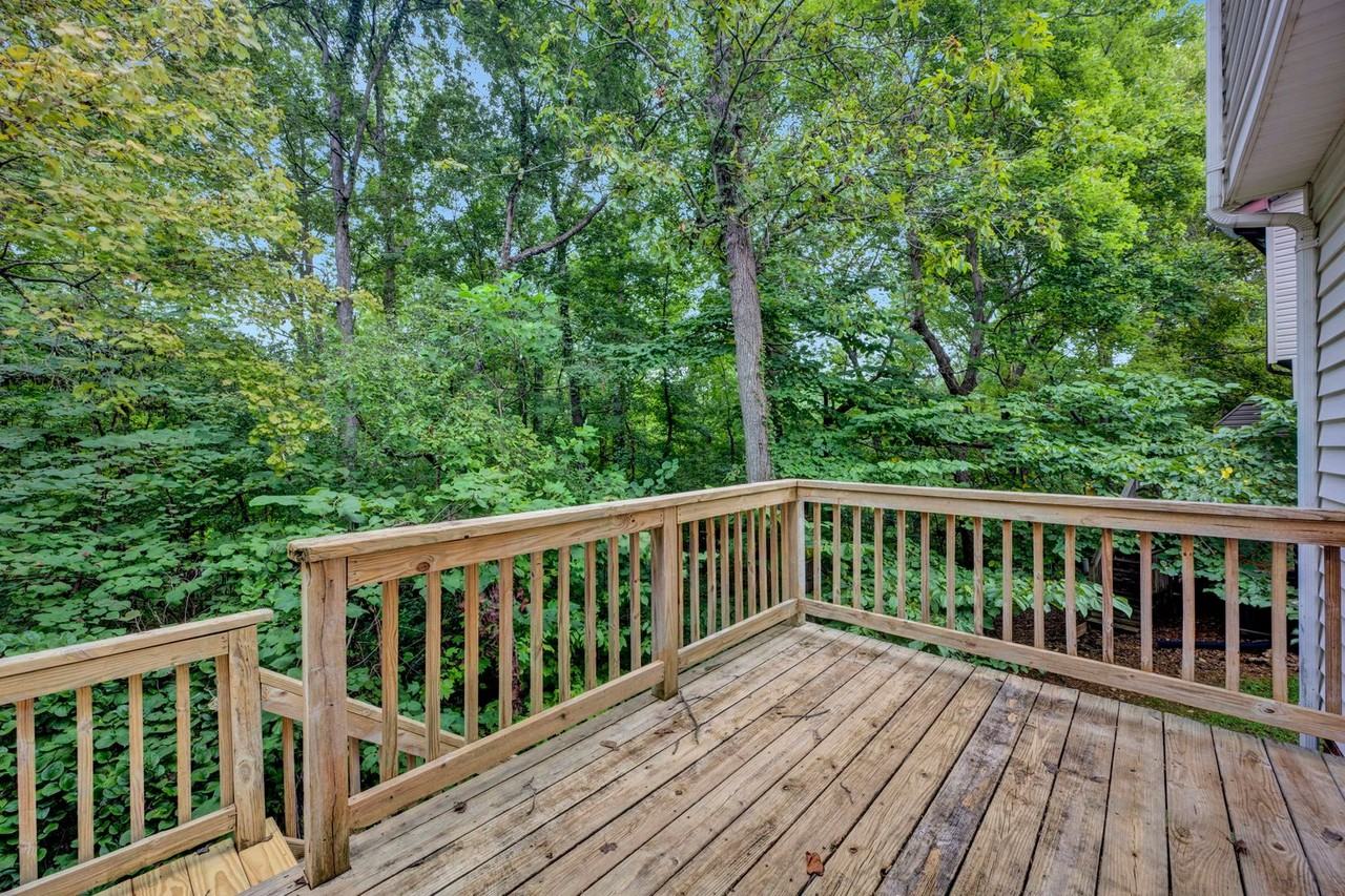 2704 White Oak Ln - Photo 6 of 36