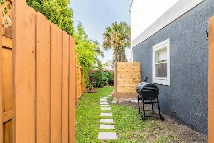 524 7th Ave S #2 - Photo 5 of 50