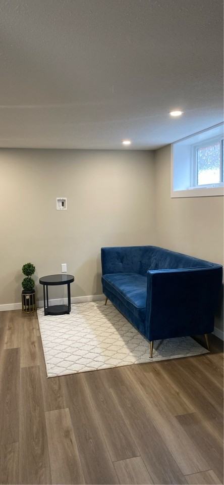5618 Norseman Cres #1 - Photo 3 of 18