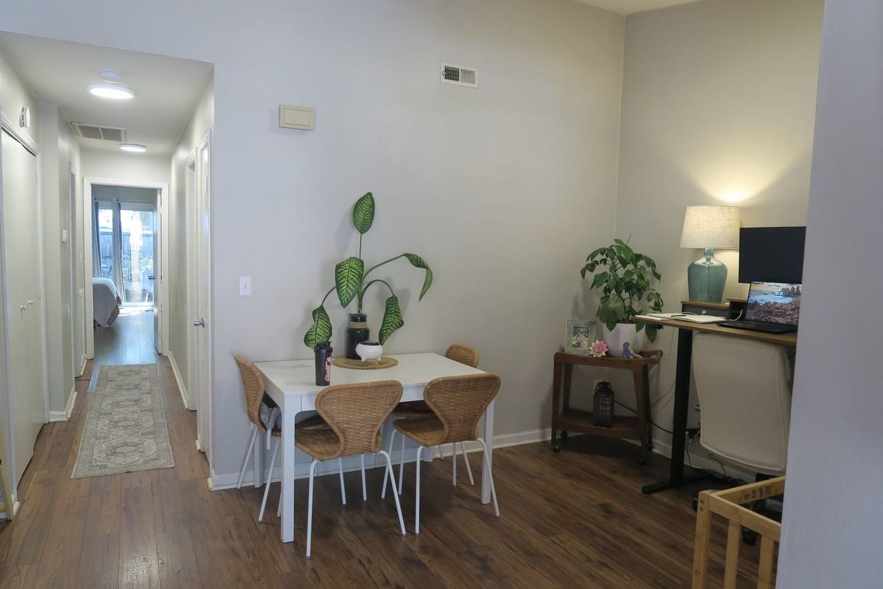453 Peregrine St - Photo 3 of 28