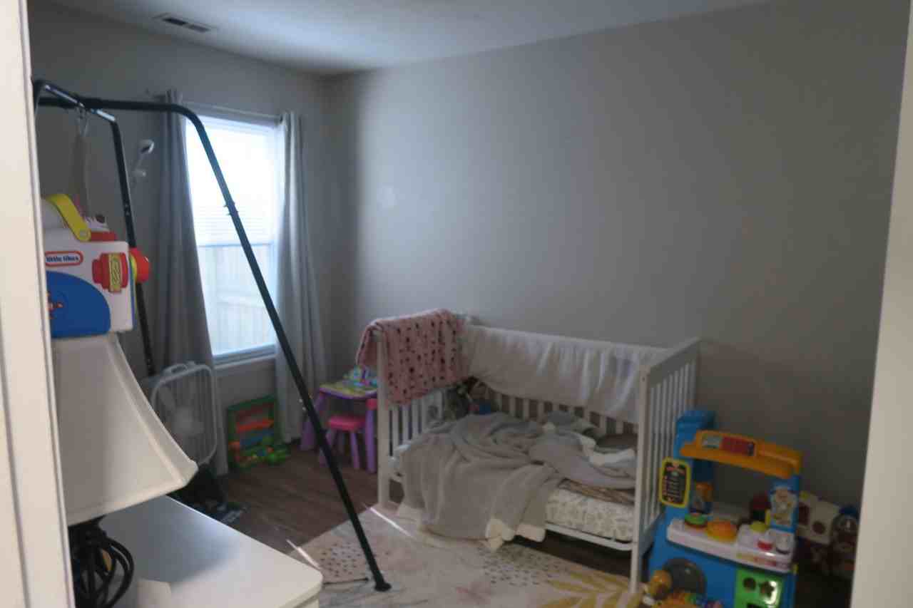 453 Peregrine St - Photo 7 of 28