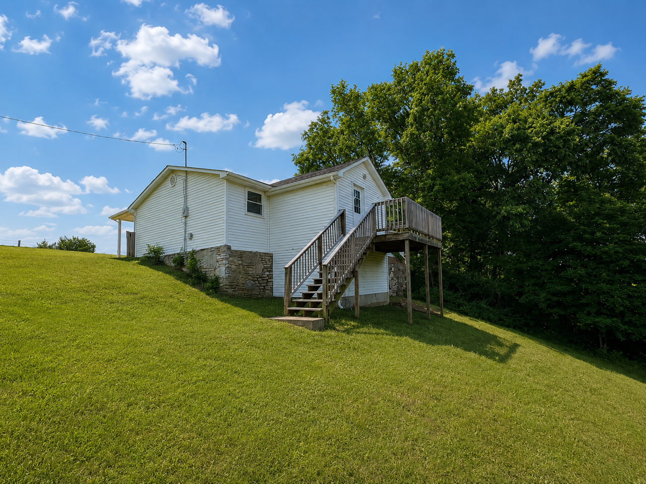 2274 Hempridge Rd - Photo 2 of 28