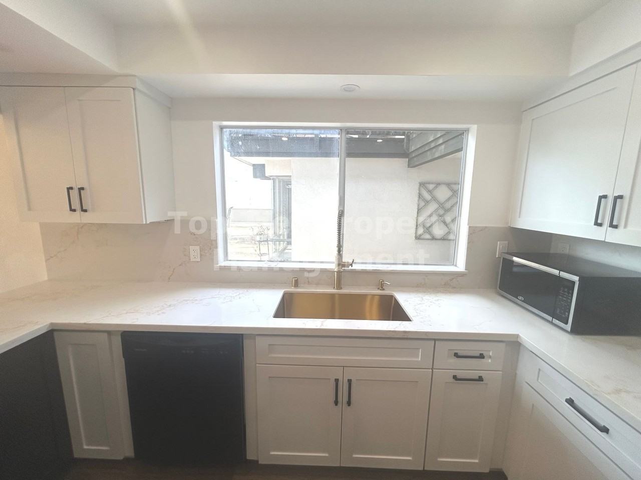 2533 Navarra Dr #2A - Photo 6 of 28