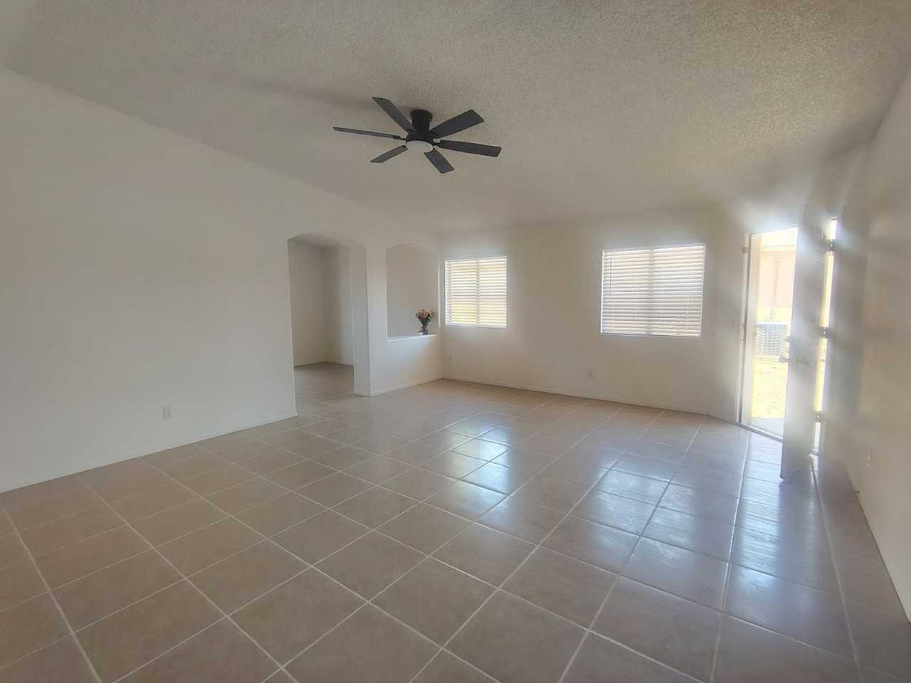 3530 W Ethan Crossing Ln - Photo 3 of 18