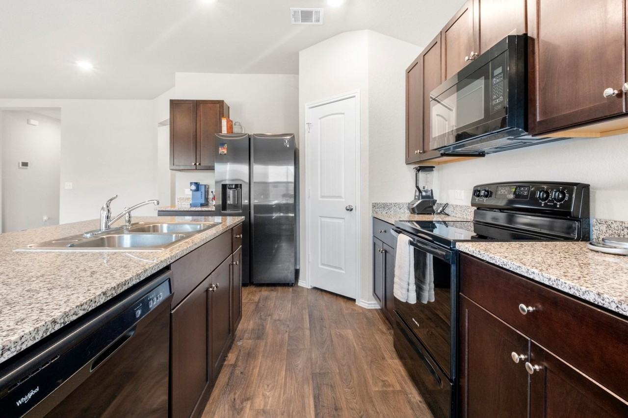 5824 Brocade Dr - Photo 3 of 24