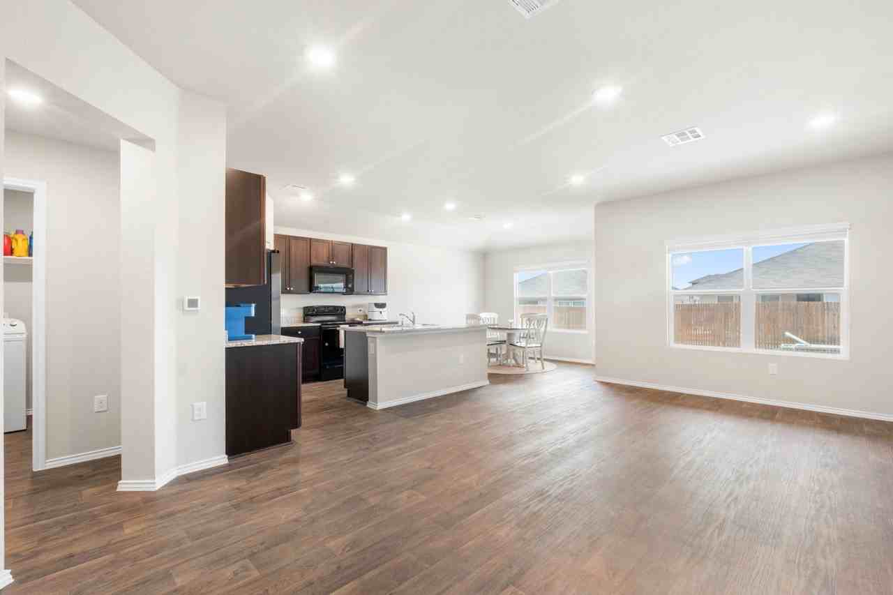 5824 Brocade Dr - Photo 4 of 24