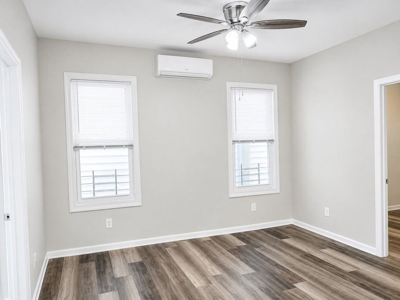 207 Armstrong Ave - Photo 2 of 21