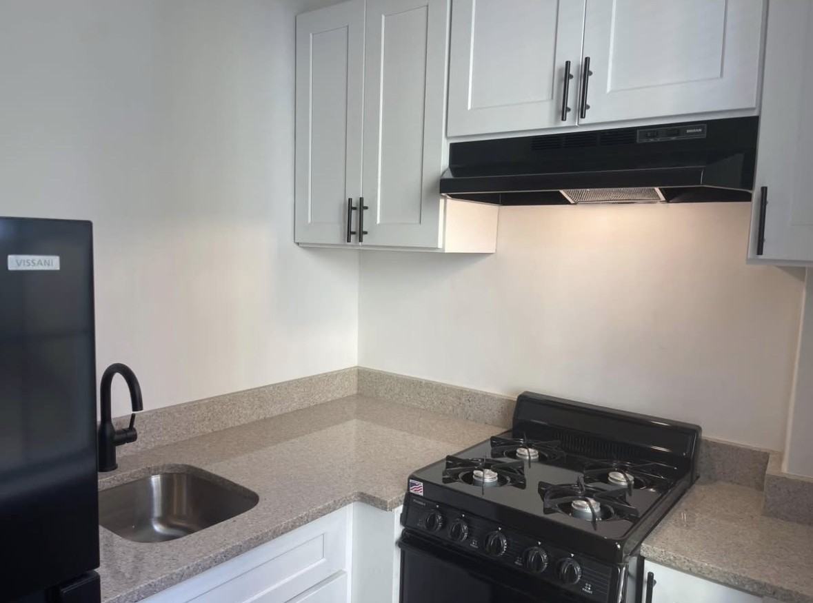 17 7th St #5 - Photo 2 of 4
