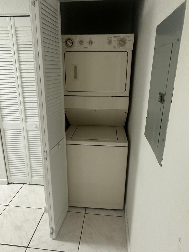 1550 N Delaware Ave #1550 - Photo 7 of 10