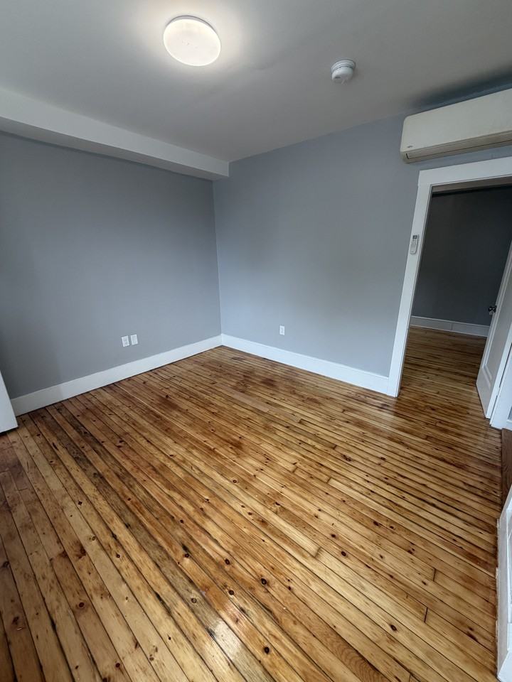 2111 Acushnet Ave #1
