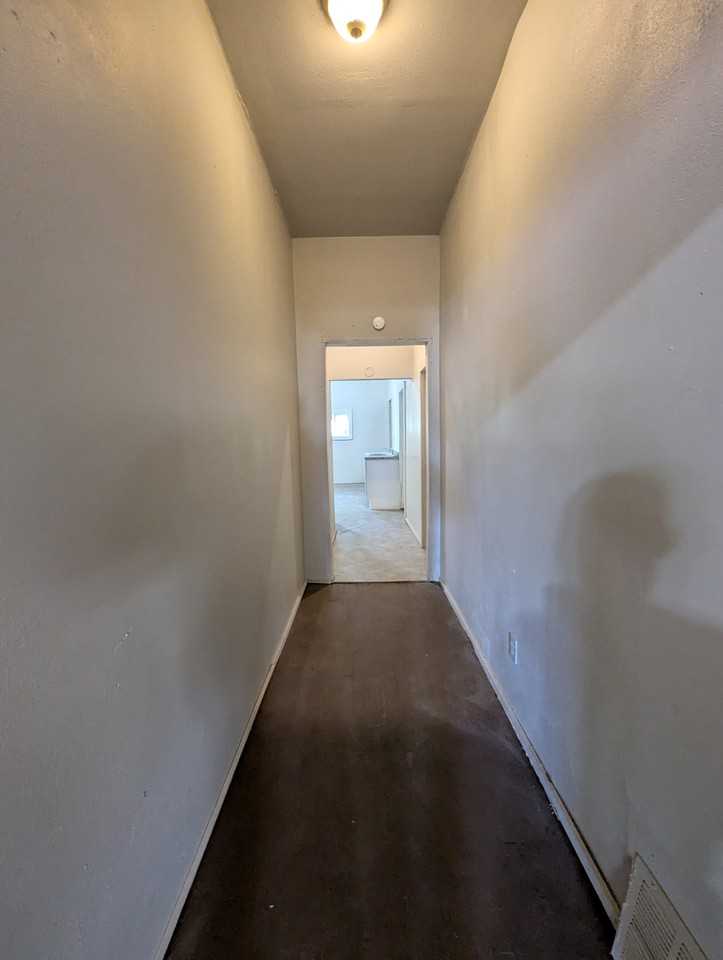 2809 W Clarke St #1 - Photo 3 of 8