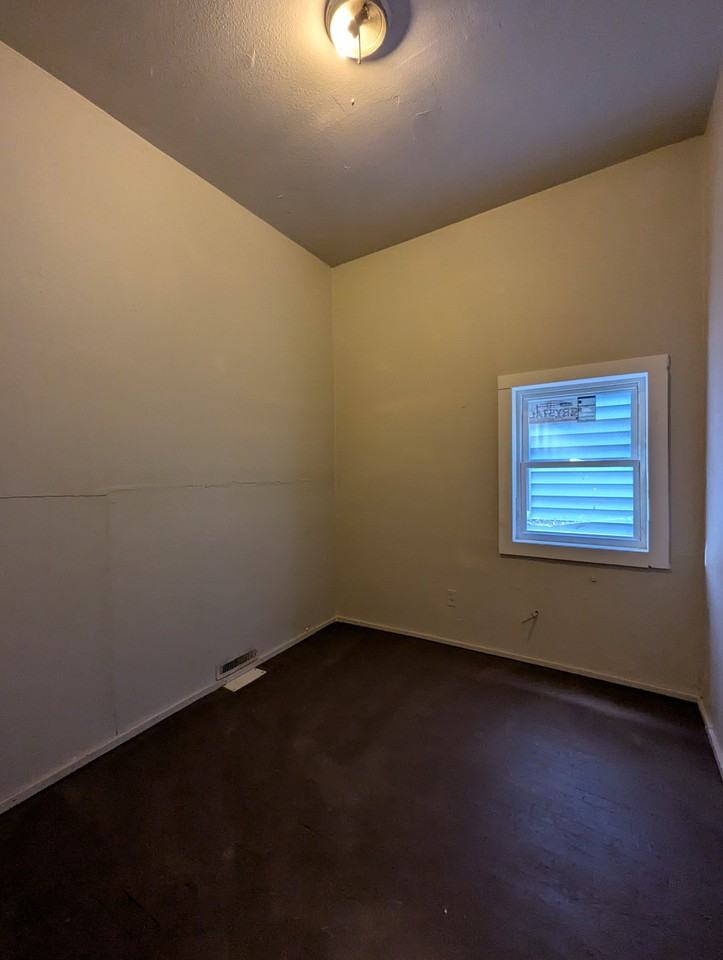 2809 W Clarke St #1 - Photo 6 of 8