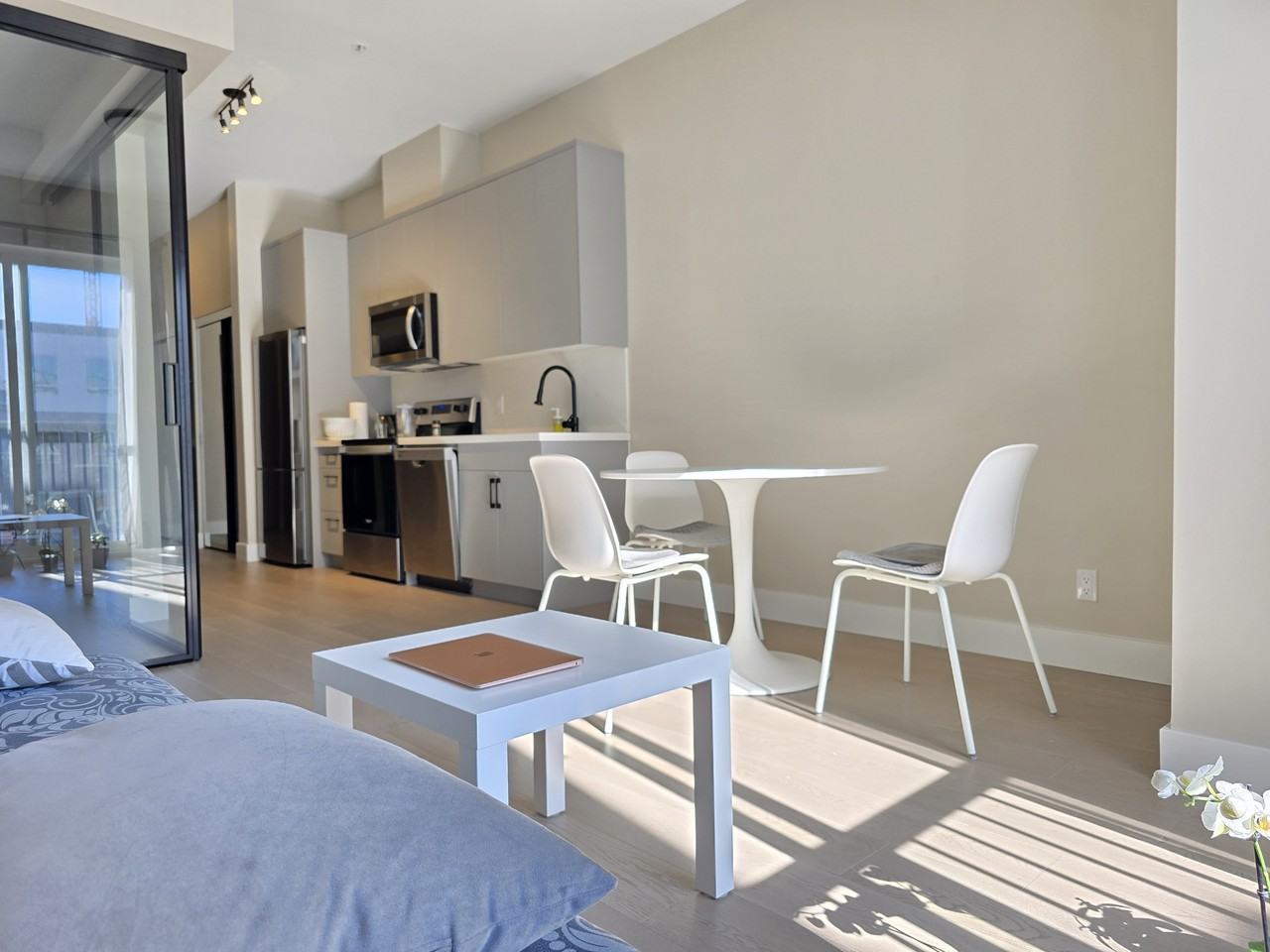 180 Kanata Avenue - Photo 2 of 15