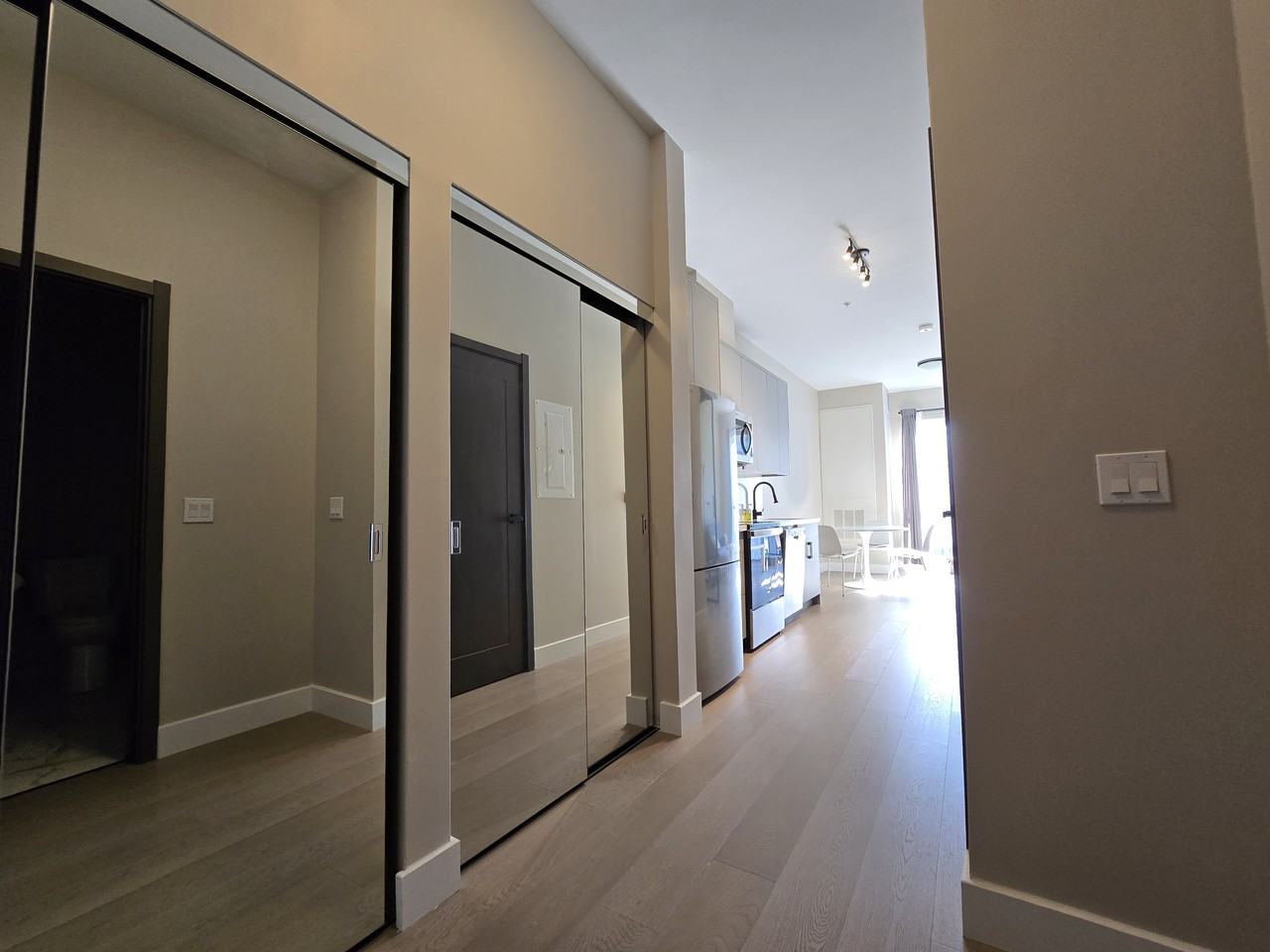 180 Kanata Avenue - Photo 7 of 15