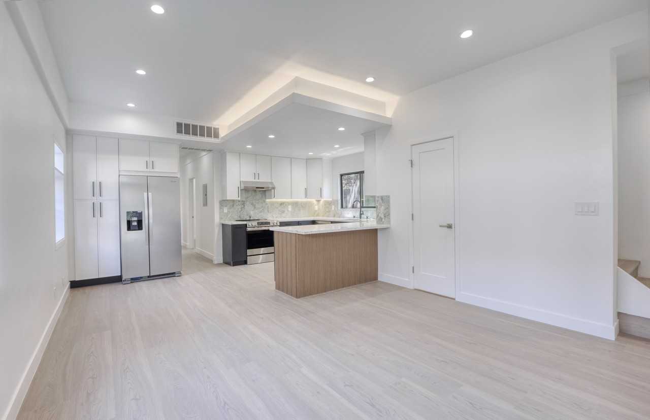 2091 Harvard Street - Photo 2 of 16
