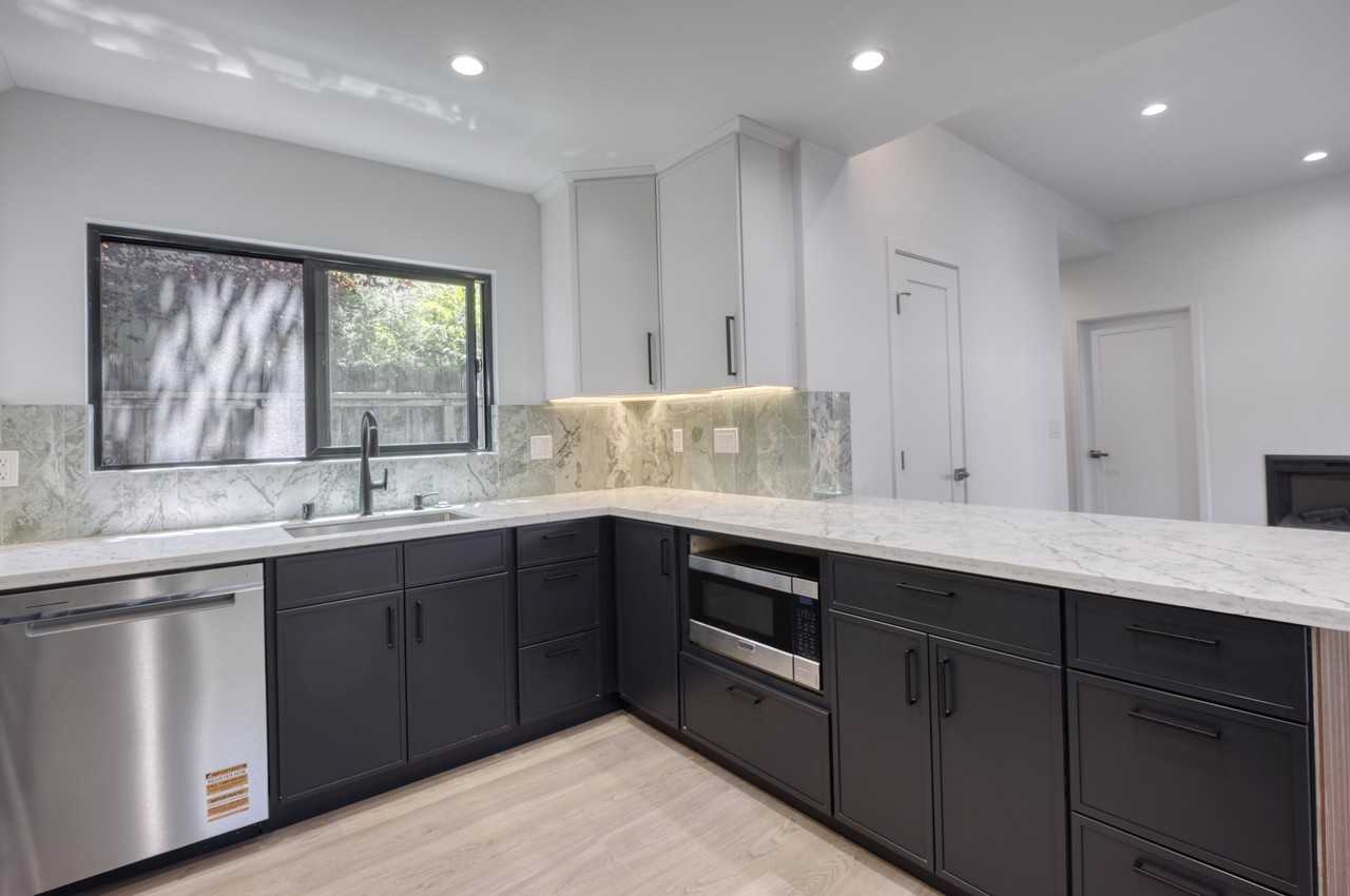 2091 Harvard Street - Photo 4 of 16