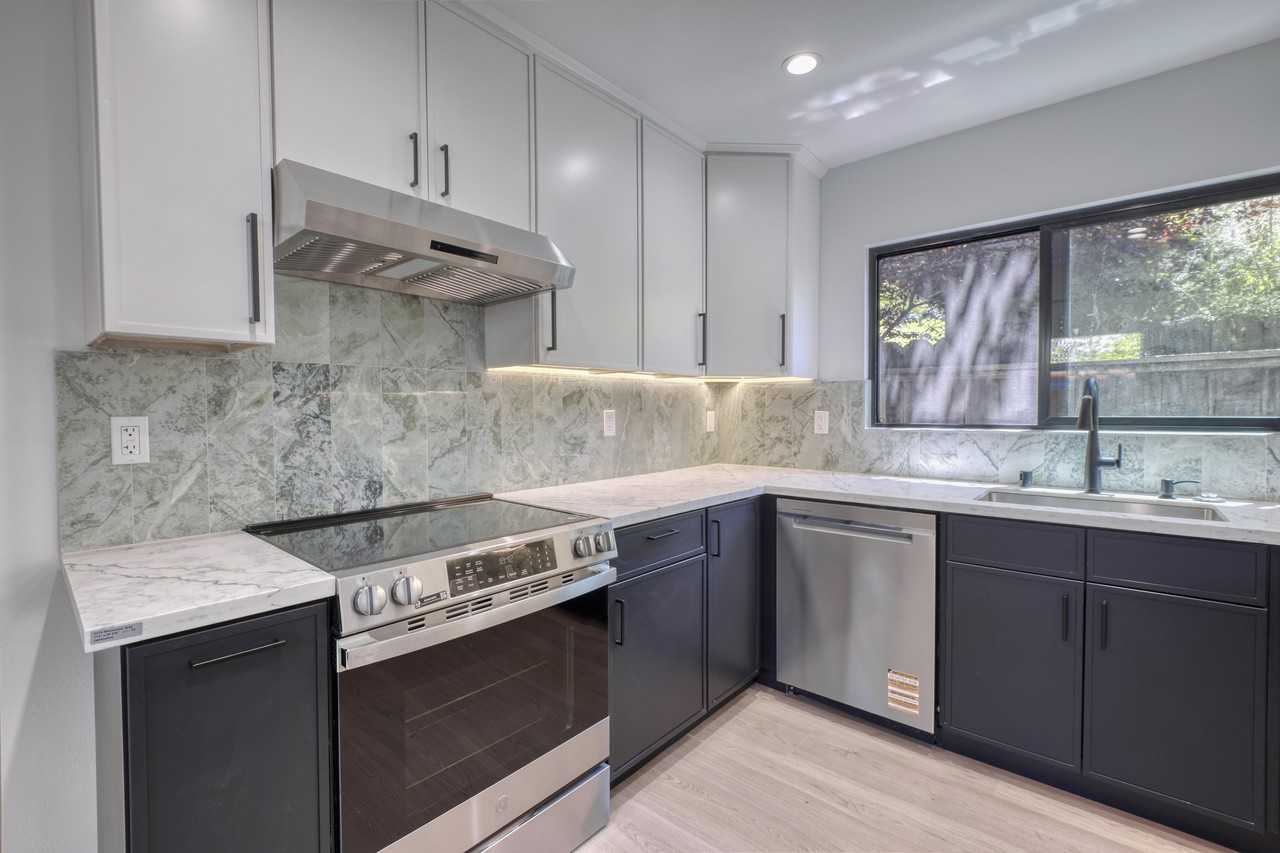 2091 Harvard Street - Photo 6 of 16
