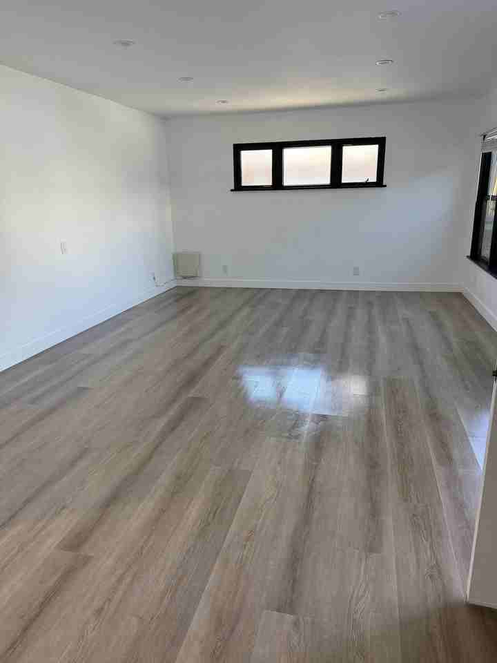 944 15th Pl #DOWN - Photo 2 of 18