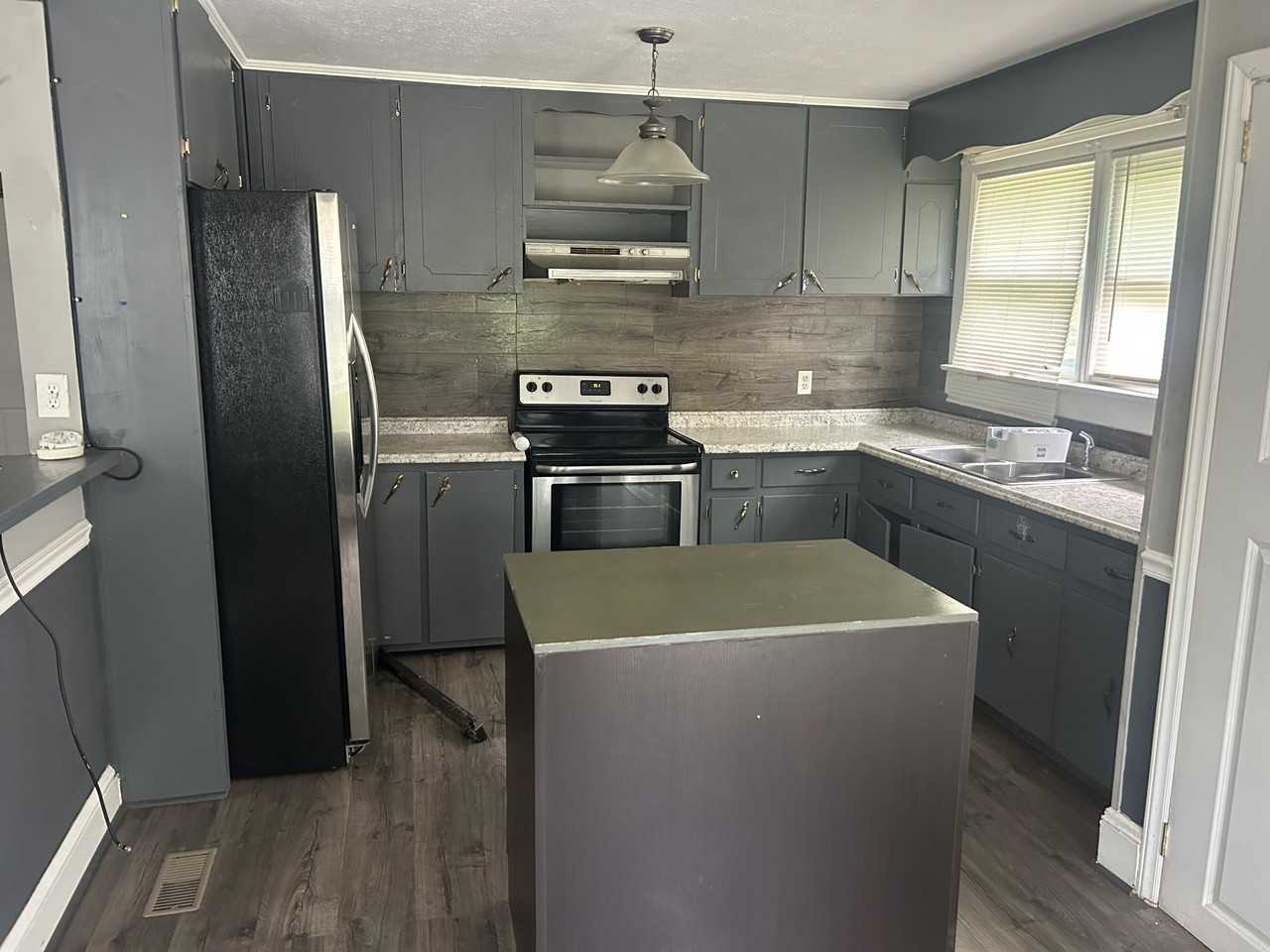 2705 Lookout Ave #1 - Photo 4 of 11