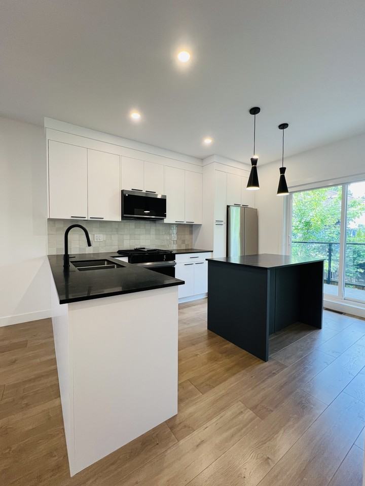 10527 155 Street #22 - Photo 2 of 41