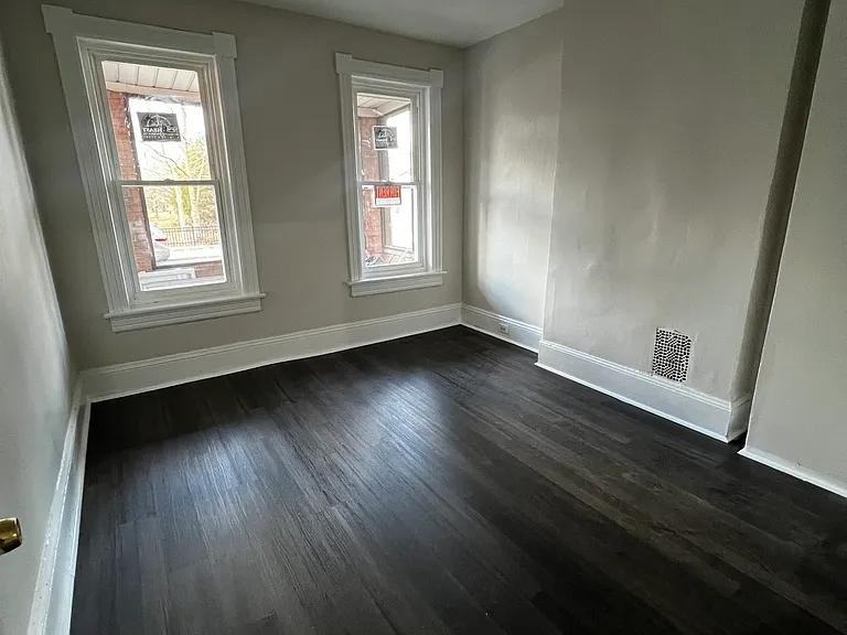 943 E State St - Photo 3 of 7